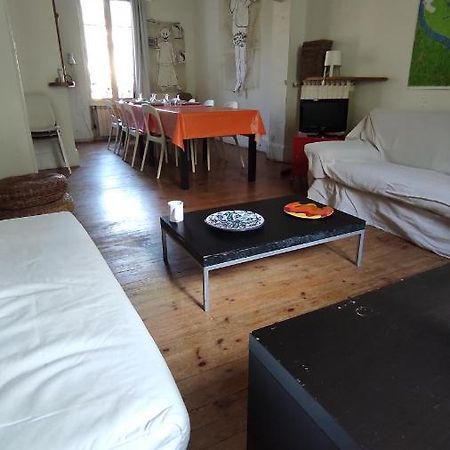 Grande Maison Ancienne Simple Et Spacieuse. Vichy Zewnętrze zdjęcie