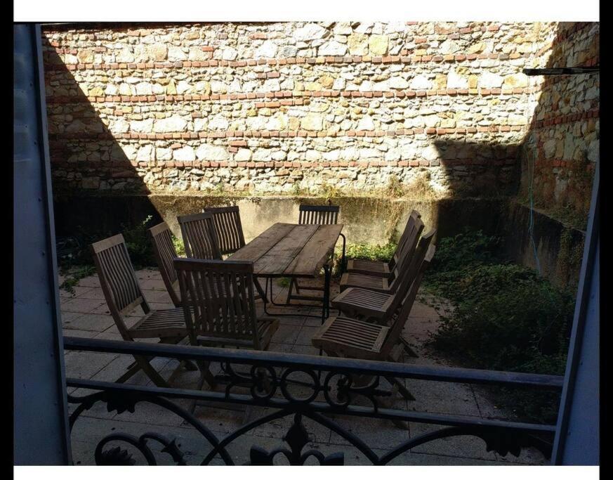 Grande Maison Ancienne Simple Et Spacieuse. Vichy Zewnętrze zdjęcie